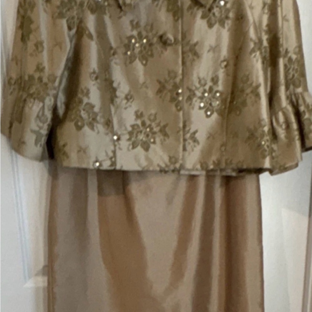 Jessica Howard Floral Jacket and Skirt Set in Olive and Cream